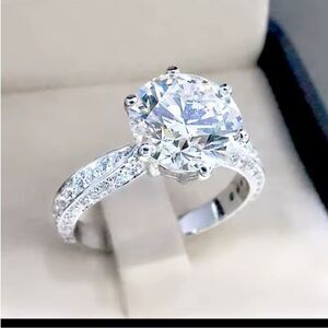 Elegant Silver Diamond Ring